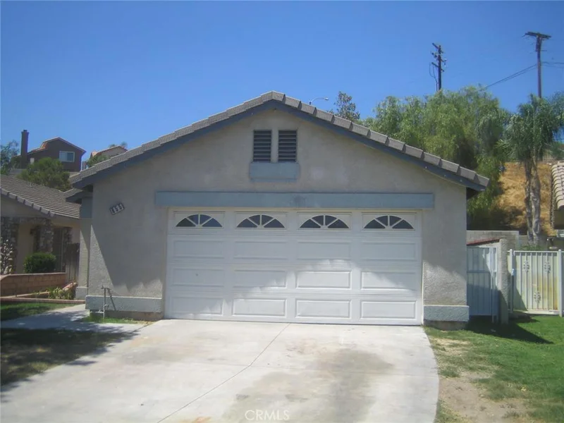 855 Award, Colton, CA 92324