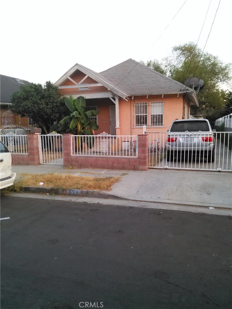 898 40th, Los Angeles, CA 90011