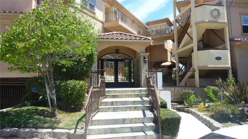 4110 La Crescenta #107, La Crescenta, CA 91214