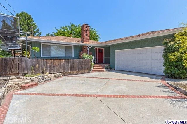5118 New York, La Crescenta, CA 91214