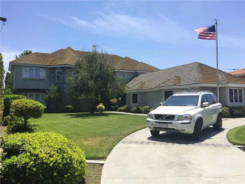 10426 Flora Vista, Bellflower, CA 90706