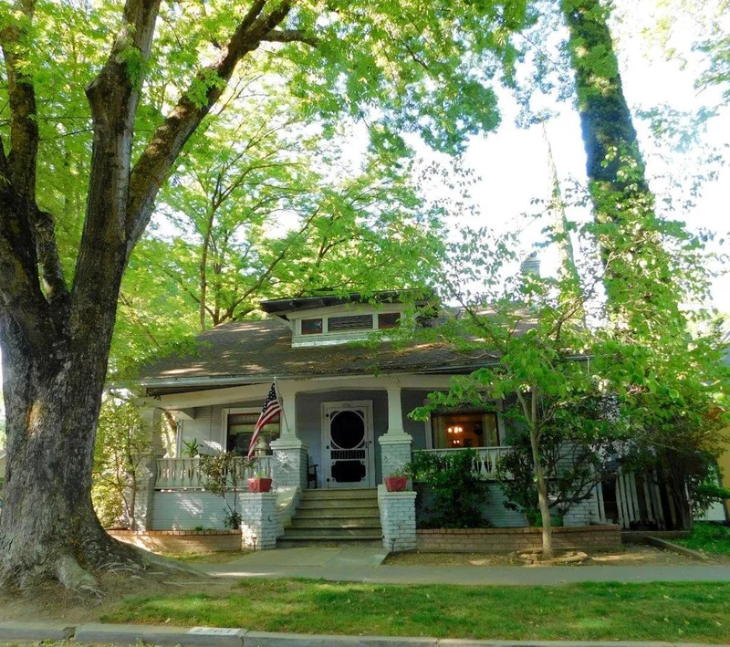 2701 E, Sacramento, CA 95816