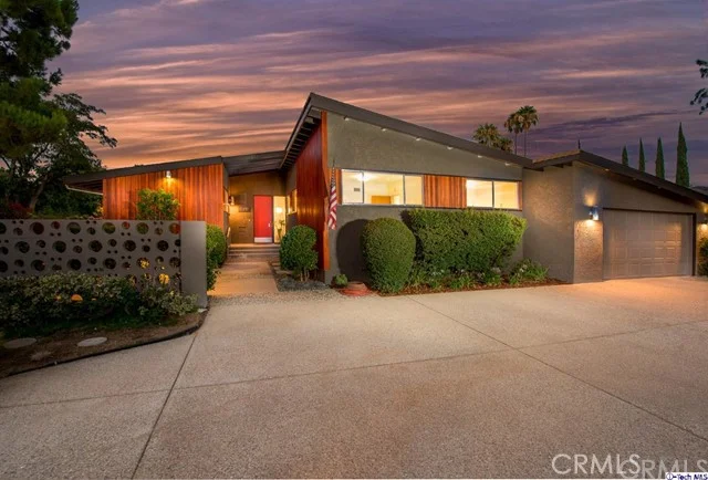 10210 Bianca, Northridge, CA 91325