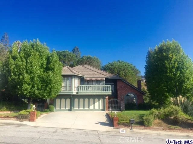 855 Moorside, Glendale, CA 91207