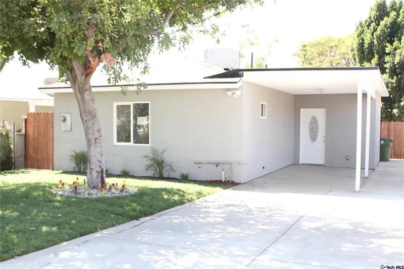 8841 Amboy, Sun Valley, CA 91352