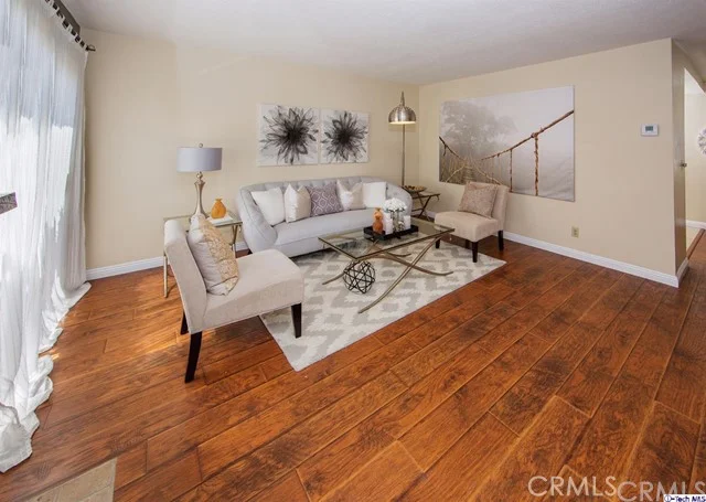 906 Edgemont #C, Los Angeles, CA 90029