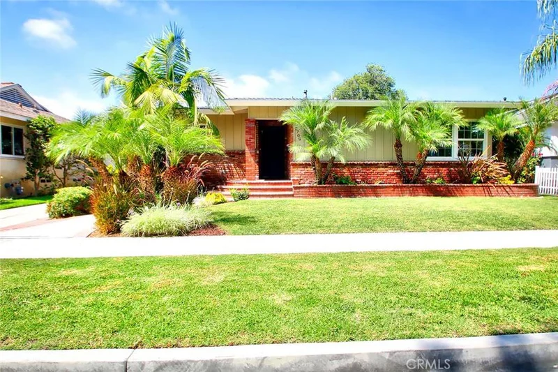2709 Iroquois, Long Beach, CA 90815
