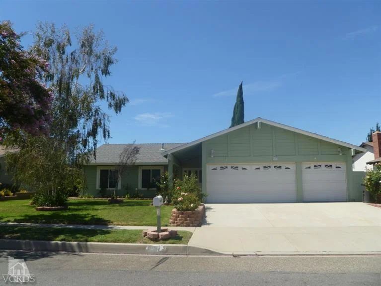 907 Thornwood, Simi Valley, CA 93065