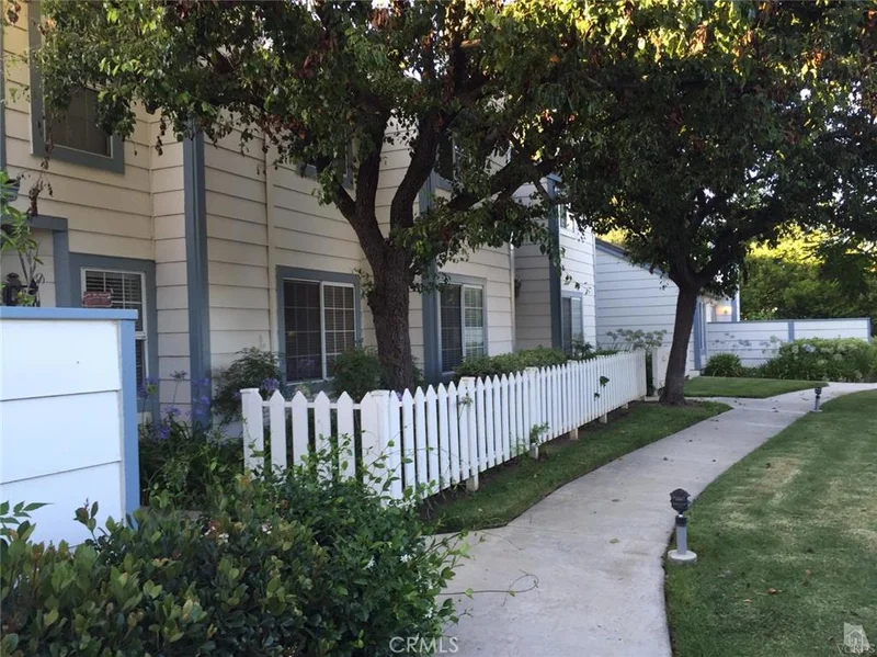 430 Jeremiah #D, Simi Valley, CA 93065