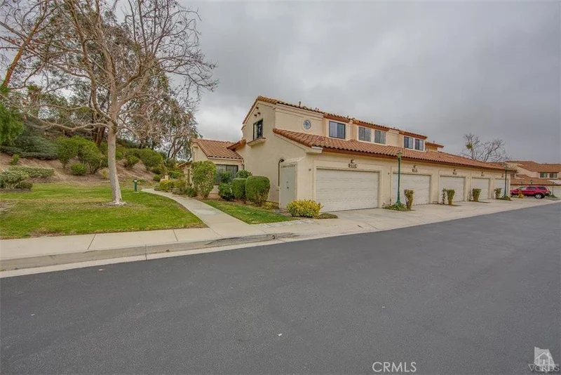 230 Country Club #A, Simi Valley, CA 93065