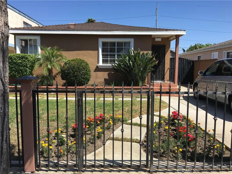 11716 Gale, Hawthorne, CA 90250