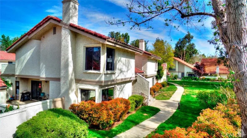 909 Thistlegate, Oak Park, CA 91377