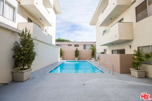 1250 Kings #306, West Hollywood, CA 90069