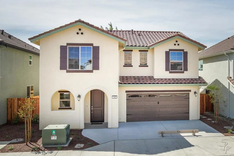 301 Slate, Hollister, CA 95023