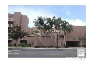 450 4th #112, Santa Ana, CA 92701