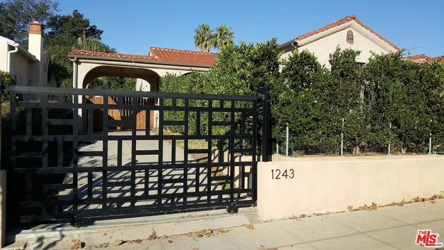 1243 Curson, Los Angeles, CA 90019