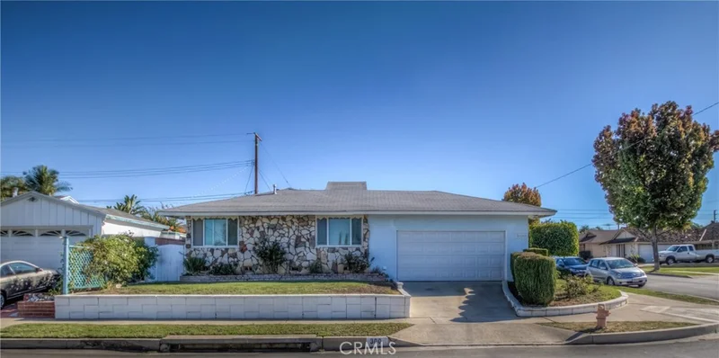 300 Juanita, La Habra, CA 90631