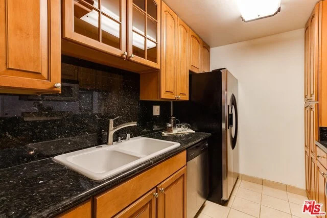 1252 11th #107, Santa Monica, CA 90401