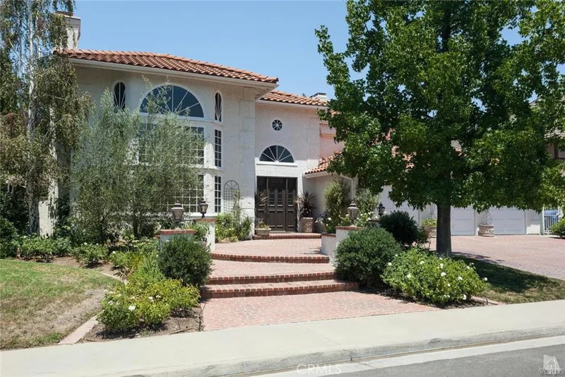29391 Laro, Agoura Hills, CA 91301