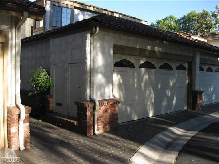 29727 Strawberry Hill, Agoura Hills, CA 91301