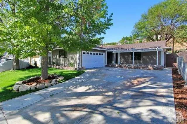 27129 Cabrera, Saugus, CA 91350