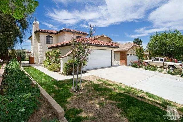 869 Chelsea, Simi Valley, CA 93065