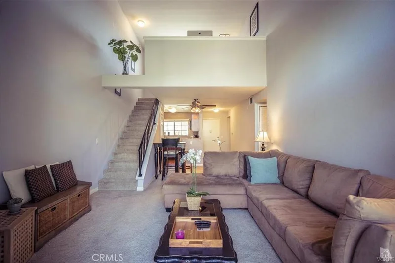 5515 Canoga #303, Woodland Hills, CA 91367