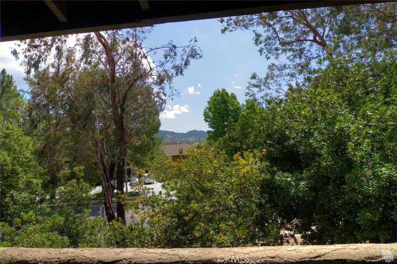769 Birchpark #204, Thousand Oaks, CA 91360