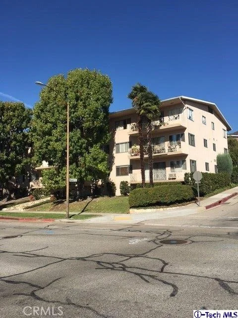 103 Mountain #A, Glendale, CA 91202
