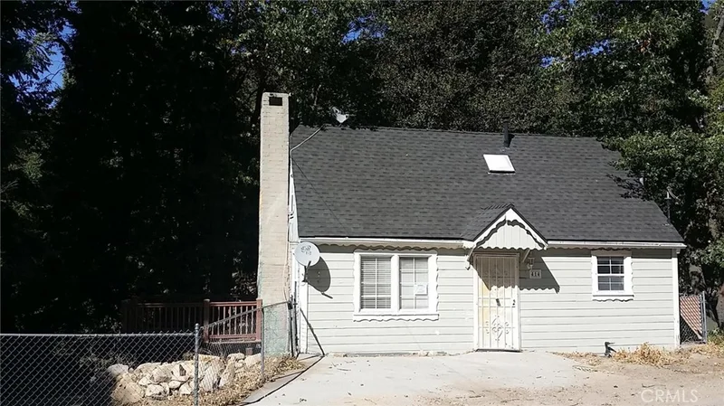 414 Cross, Crestline, CA 92325