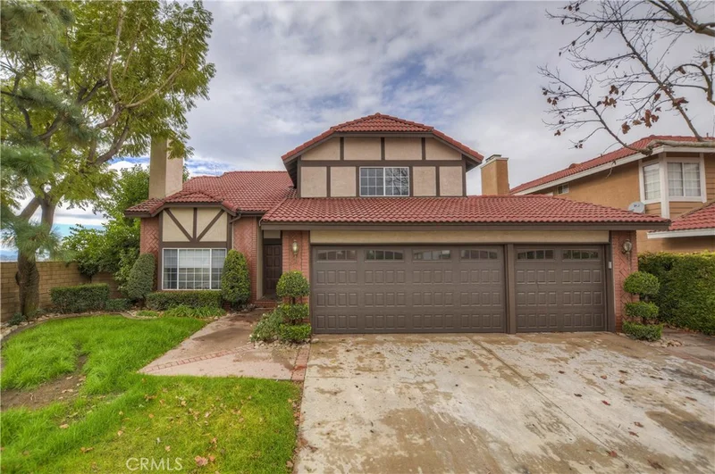 2958 Roadrunner, Highland, CA 92346