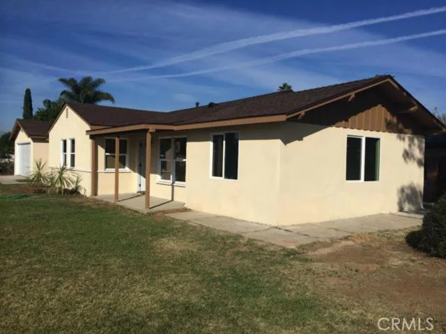8975 Arlington, Riverside, CA 92503