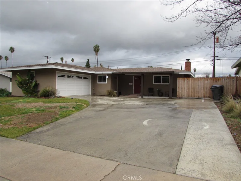 19 Brookdale, Redlands, CA 92373