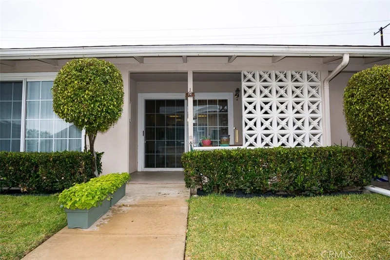 1232 Golden Rain #71C, Seal Beach, CA 90740