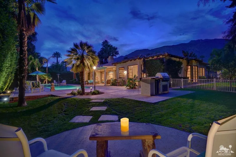 898 Avenida Palmas, Palm Springs, CA 92262