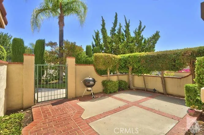 420 Country Club #B, Simi Valley, CA 93065