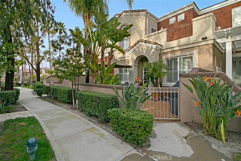 87 Santa Barbara, Lake Forest, CA 92610