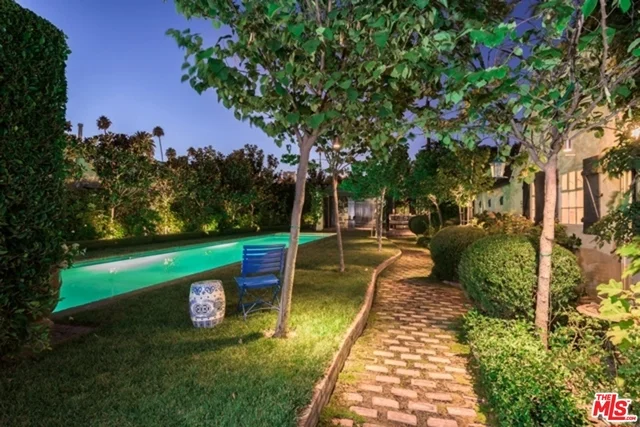 9031 Dorrington, West Hollywood, CA 90048