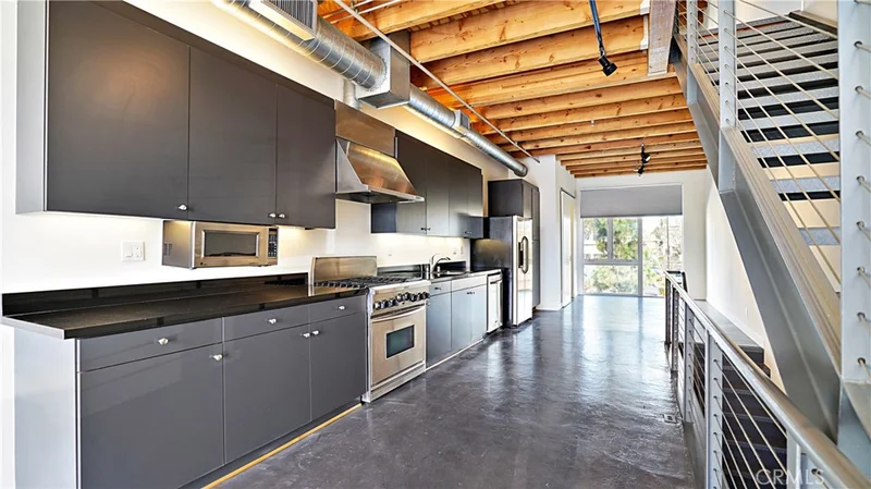 113 City Place, Santa Ana, CA 92705
