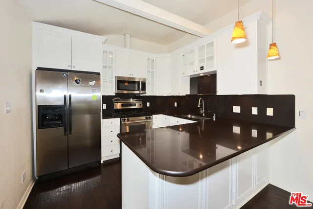 12327 Landale, Studio City, CA 91604