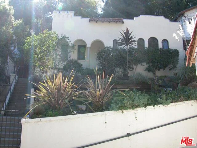 6148 Glen Tower, Los Angeles, CA 90068