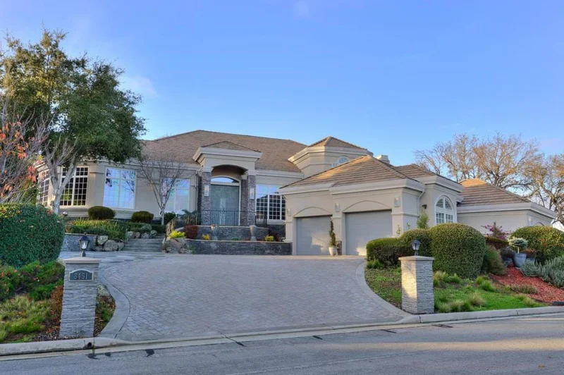 8451 Goldenrod Circle, Gilroy, CA 95020