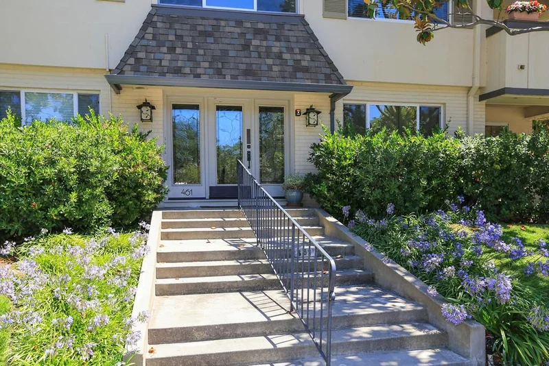 461 Burgess #4, Menlo Park, CA 94025
