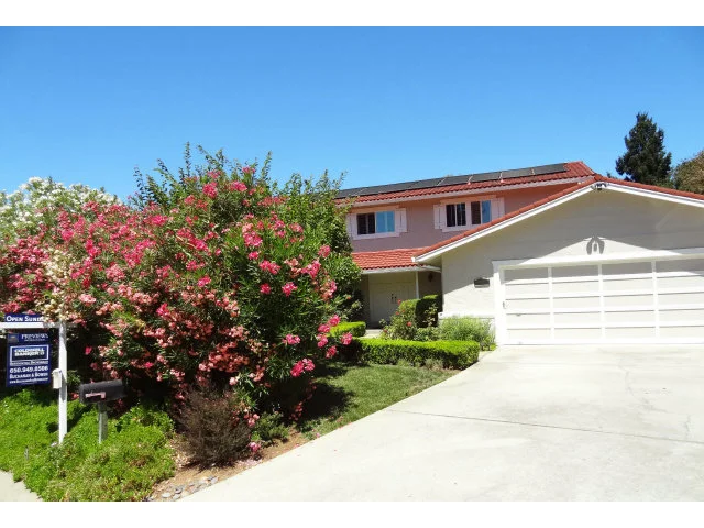900 Highlands, Los Altos, CA 94024