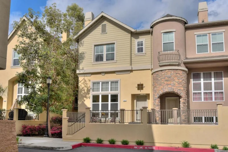 1033 Lyon, Sunnyvale, CA 94089