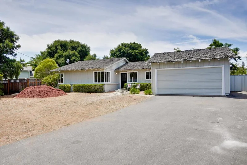 419 Los Pajaros Court, Los Altos, CA 94024