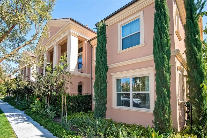 104 Overbrook, Irvine, CA 92620