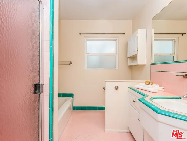7910 Nardian Way, Los Angeles, CA 90045