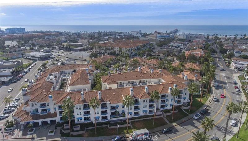 415 Townsquare #307, Huntington Beach, CA 92648