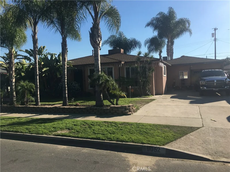 9052 Oak, Bellflower, CA 90706